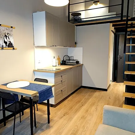 Hola Nawrot Апартаменты Лодзь